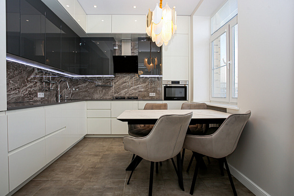 Квартира 3-комн., 85 м²